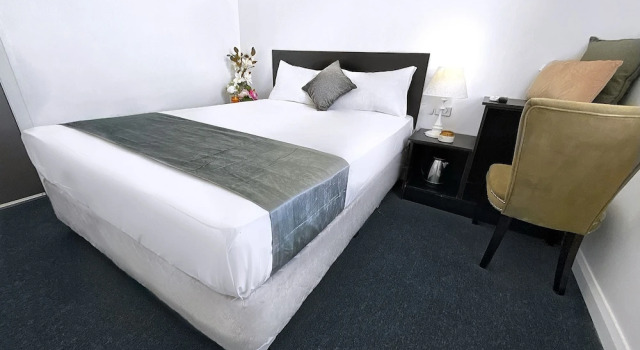 Commercial Hay Hotel