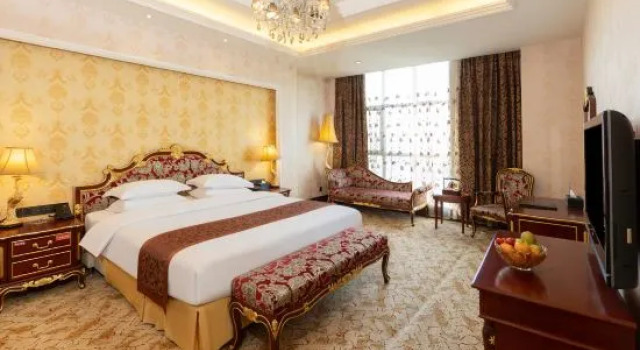 Люкс Luxury с 2 комнатами GuiYang NanTian Hotel