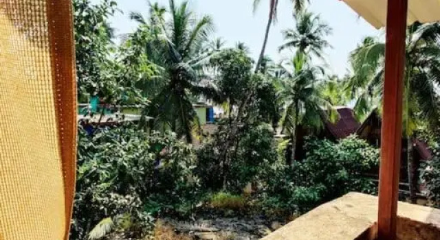 The Maroon Beach House