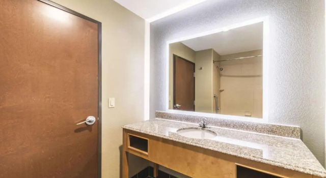 Номер Standard La Quinta Inn & Suites by Wyndham Tulsa - Catoosa Route 66