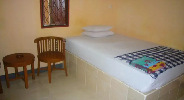 Batulayar Bungalows, Book Guesthouse Mataram Lombok