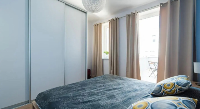 Private 5 star - Stylish - 3 room flat with secured in-door Pkg, Book Hotel Nitra Nitriansky kraj