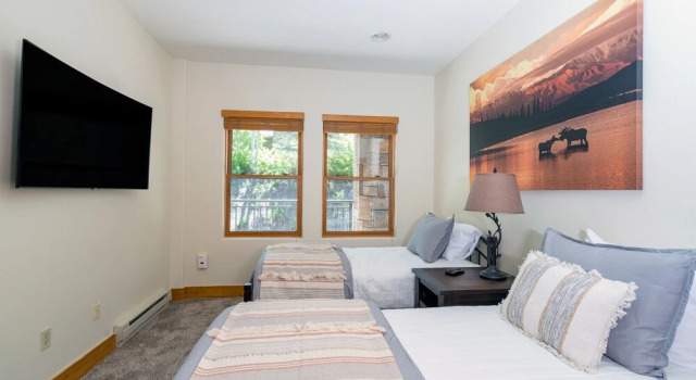 Bear Creek Lodge 303 3 Bedroom Condo by Alpine Lodging Telluride