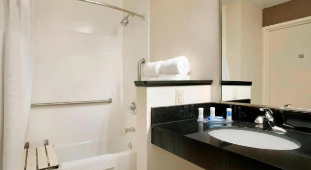 Номер Standard Fairfield Inn & Suites by Marriott Quincy