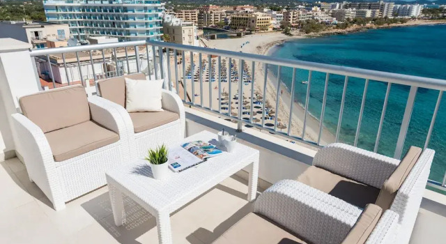 Luisamar Sea View in S Illot-cala Morlanda