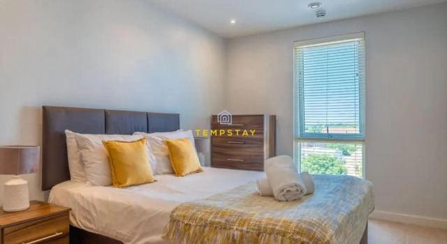 London In 15 Mins! Stylish Apartment Near Heathrow