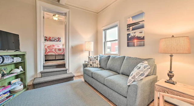 Апартаменты Downtown Loft Apartment, Steps to Riverfront!