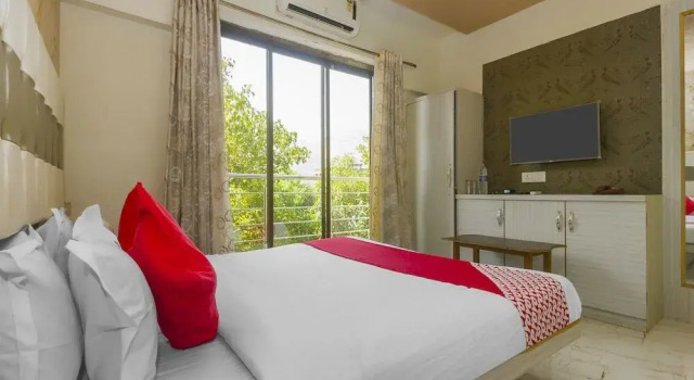 Hotel Shree Sai Prasad By OYO Rooms, Забронировать Отель Отели штата Махараштры 3 звезды, 3*