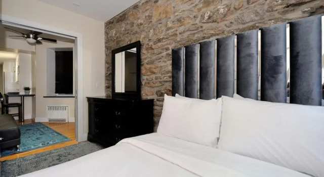 Magnificent 1 Bedroom Apartment In NYC, Забронировать Апартаменты/квартира Отели Нью-Йорка с парковкой, рядом с Церковь Спасителя, Парковка