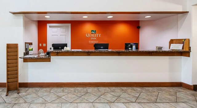 Quality Inn, Buchen Sie Hotel SPA-Hotels in Dodge City, SPA