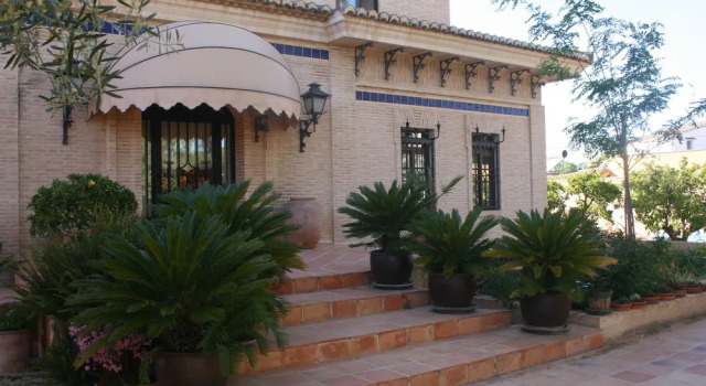 Valencia Country House
