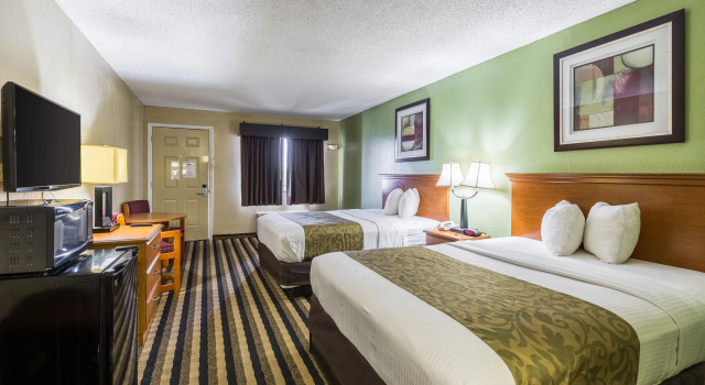 Rodeway Inn Alexandria, Boek Hotel Hotels in Missouri met zwembad, Zwembad