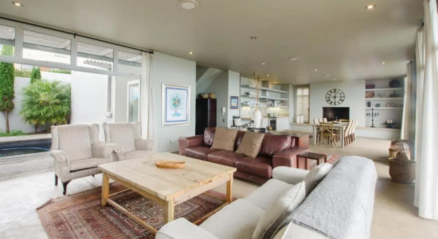 10 Elf Beach House