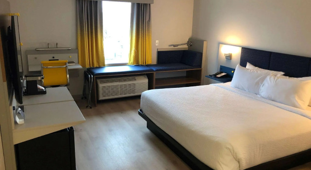 Двухместный номер Standard Microtel Inn & Suites by Wyndham Hot Springs