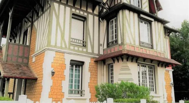 Cabourg centre, F4 avec jardin, 100m de la mer, Забронировать Отель Кабур 