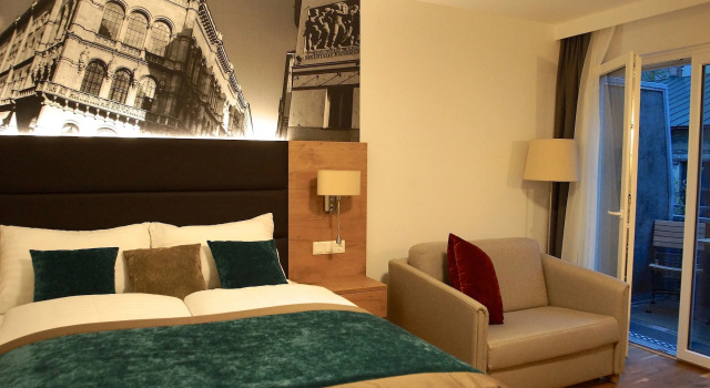 Parks 73 The TownHouse Hotel