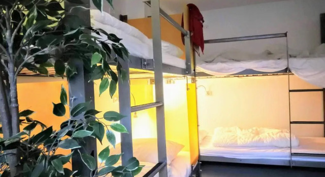 Кровать в общем номере Sleep in Heaven