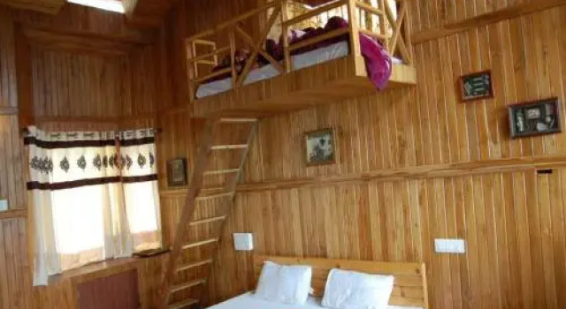 Royal Dutch Resorts and Doll Museum, Varaa Hotelli Mukteshwar Uttarakhand