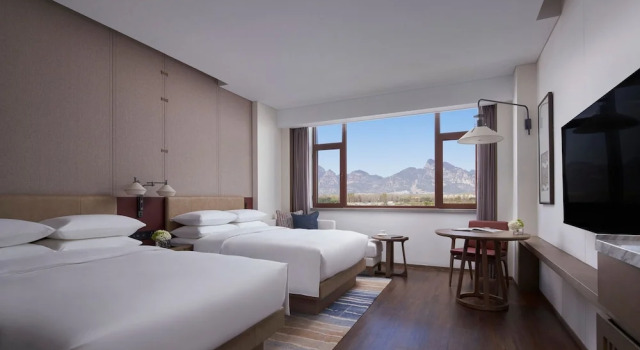 Standardowy czteroosobowy klub pokój Courtyard by Marriott Beijing Yanqing