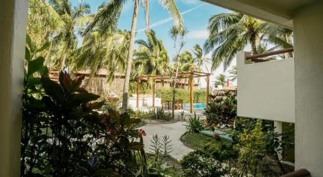 Двухместный номер Standard с видом на сад Petit Lafitte Beach Front Hotel & Bungalows