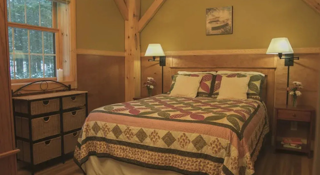 Номер Standard с красивым видом из окна Robert Frost Mountain Cabins