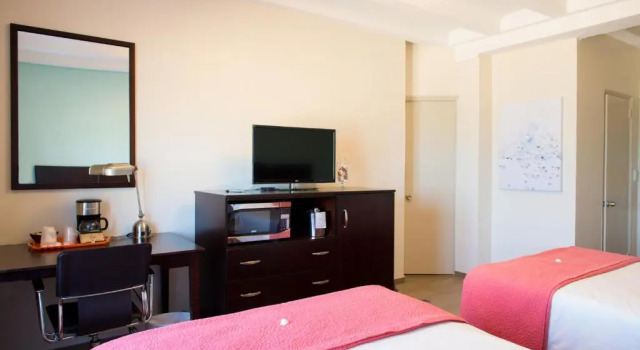 Четырёхместный номер Standard oceanfront Hotel Sheldon