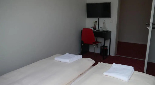 Mille Stelle Hotel, Rezervasyon Otel Eggenstein-Leopoldshafen Baden-Württemberg