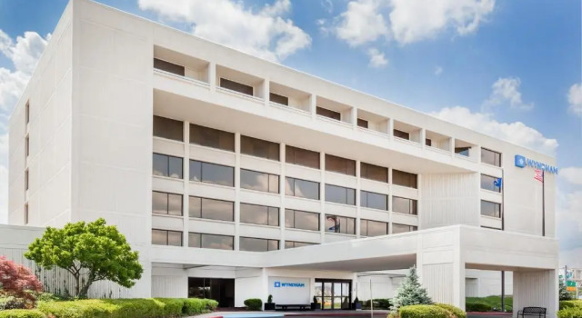 Номер Standard Wyndham Indianapolis Airport