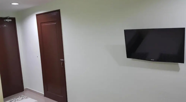 Трёхместный номер Economy First and New Star Hotel