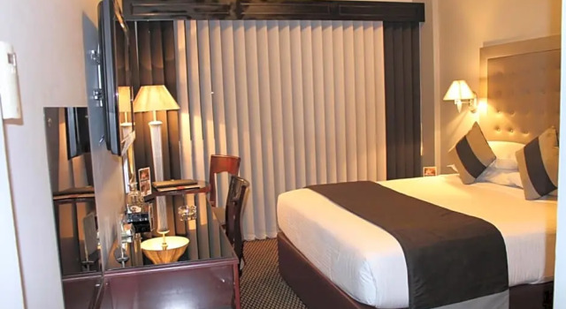 Номер Standard Broadway Hotel