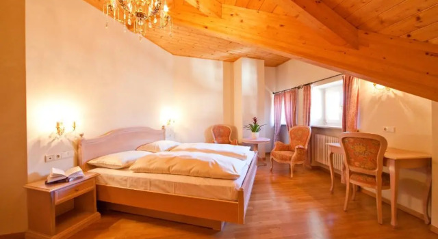Четырёхместный номер Deluxe Hotel Elefant