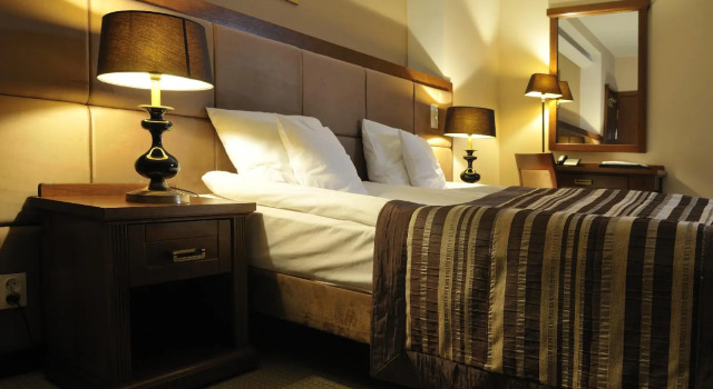 Hotel & Medi-Spa Biały Kamień, Prenota Hotel Hotel a Bassa Slesia con pasti, Mezza/completa pensione