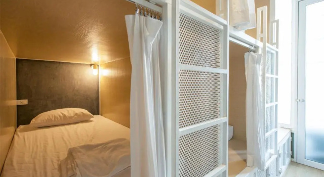 Кровать в общем номере (женский номер) On the Bed Hostel