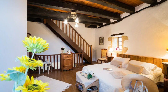 Amazing house with terrace garden, Забронировать Отель Бенак-э-Казнак Dodogne Valley