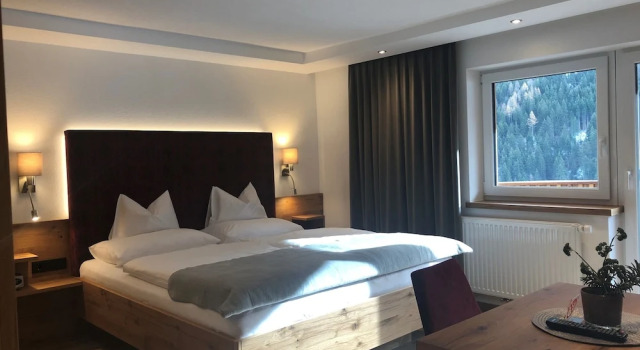 Студия Superior c 1 комнатой с балконом Hotel Garni Central - Zimmer - Studios - Apartments