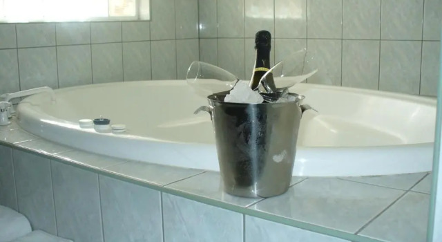 Двухместный люкс Charles Rasp Motor Inn & Cottages