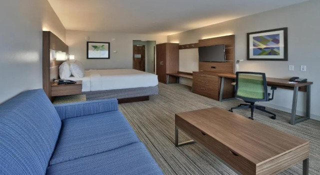 Люкс Holiday Inn Express & Suites Broomfield by IHG