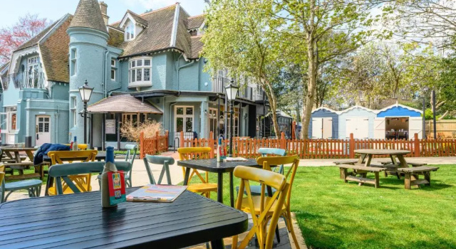 Brewhouse and Kitchen - Worthing, Забронировать Отель Отели в центре Уэртинг, в центре