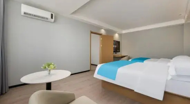 Люкс Executive c 1 комнатой Gefei Hotel (North South Fruit Market Store at Haikou High Speed Railway East Station)