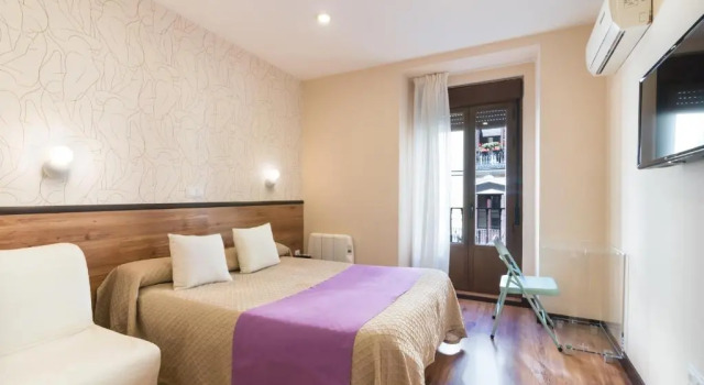 Двухместный номер Standard с балконом Hostal Art Madrid