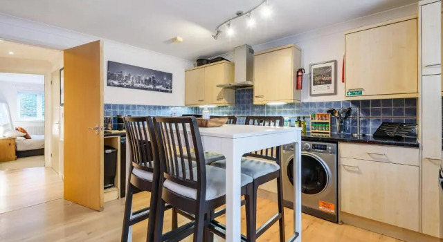 Апартаменты Stylish 2 Bedroom Apartment Central Exeter Parking on Site