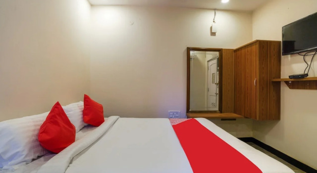 Двухместный номер Economy Hotel O Raja Residency Near Snow World