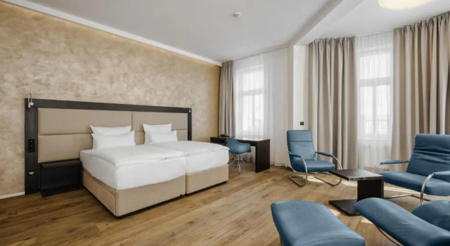 Полулюкс Theresian Hotel