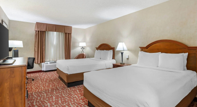 Четырёхместный номер Standard Rodeway Inn Columbia Mall Loop