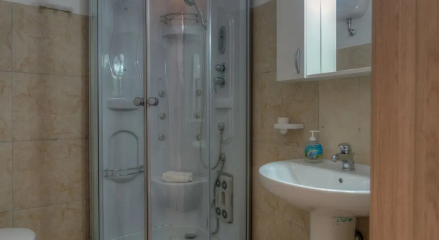 Einzel Suite Aquarium Residence