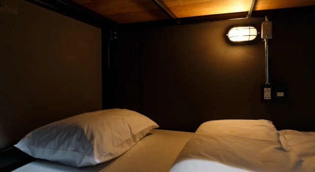 Кровать в общем номере Sleepover Hostel Bangkok
