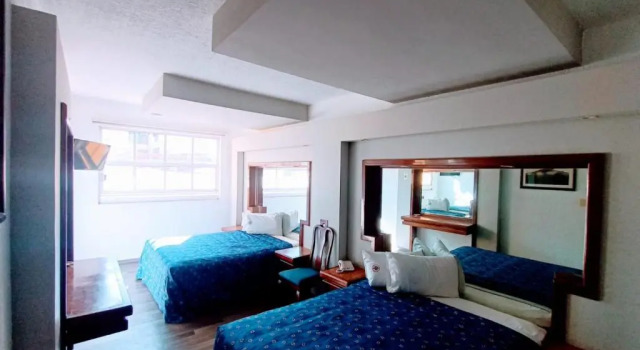 Четырёхместный номер Standard Hotel Mina