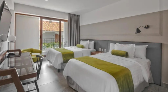 Четырёхместный номер Deluxe Gamma Orizaba Grand Hotel de France