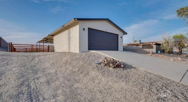 Коттедж A WAVE FROM IT ALL - Pet & Family Friendly Home with Beautiful Views!