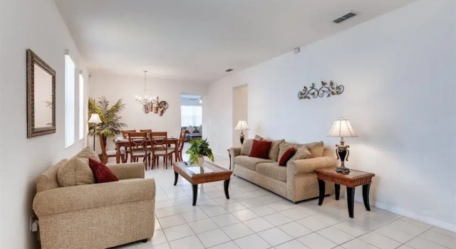Beautiful 4 Bedroom 3 Bath Home With Private Pool Backing up to Nature Preserve - 504, Book Hotel Hoteller i Four Corners med pool, Swimmingpool